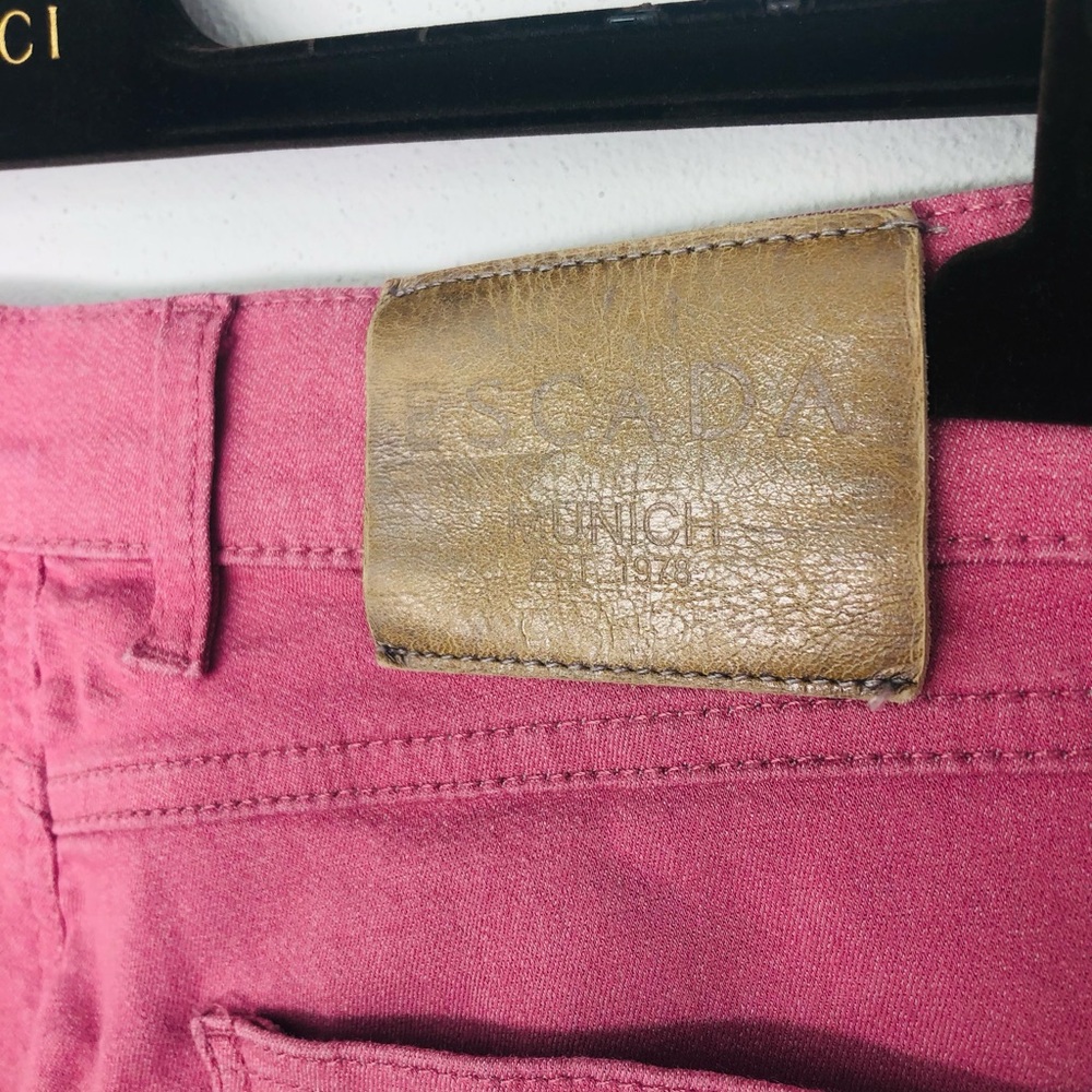 Escada Dark Rose high Rise Jeans. Size 34 ( S) - Picture 6 of 7
